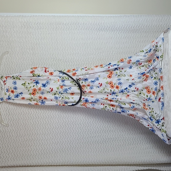 NWT ELLE sleeveless shear overlay floral dress with spring colored flowe… - Picture 2 of 9